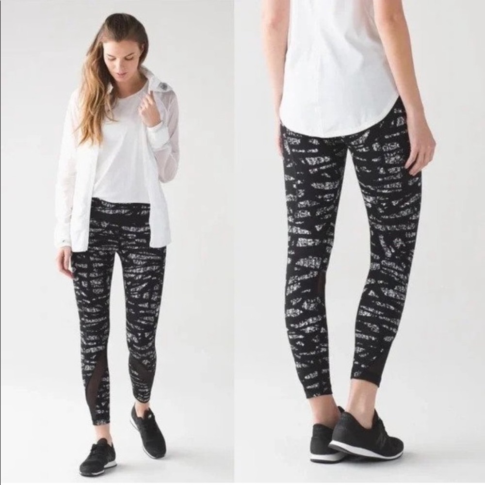 Lululemon Inspire Tight II Black White Graf 6